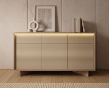 Kommode | Farbe: Bolivar Natur / Cappuccino | 3 Drehtüren | 6 Fächer | 3 Schubladen | Push-to-open Funktion | inkl. LED-Beleuchtung | 154 x 40 x 85 cm