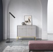 Moderne Kommode mit zwei Schubladen Worthing 51, Farbe: Grau / Gold - Abmessungen: 83 x 104 x 39 cm (H x B x T)