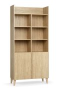 Regal mit zwei Türen | Farbe: Eiche | 10 Fächer | Beine: Kiefernholz | Maße: 94,5 x 38 x 204 cm | Soft-Close-Funktion | 10 Fächer | ABS-Kantenschutz