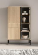 Vitrine | Farbe: Eiche Lindberg | Metallfüße | 1 Schublade | gehärtetes Graphitglas | inkl. LED-Beleuchtung | 7 Fächer | Push-to-open Funktion | 92 x 40 x 150 cm