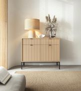 Kommode | Farbe: Eiche Vicenza | geriffelte Front | Griffe & Beine: Schwarz | 2 Schubladen | Maße: 104 x 39 x 83 cm | 2 Türen | ABS-Kanten | 4 Fächer