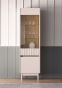 Vitrine Humboldt 02 | 2 Türen | Farbe: Eiche Cremona / Kaschmir | Beine: Metall | Maße: 55 x 40 x 193 cm | Soft-Close Funktion