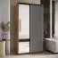 Schiebetürenschrank Mina mit Spiegel in Eiche/Weiß, auch für Wohnzimmer geeignet, Anti Staubbürsten, schwarze Metallgriffe, 235,2 x 130 x 60 cm