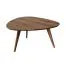 Couchtisch Erdre 02, aus Massivholz Eiche, geölt, Farbe: Tabacco, natürlich und minimalistisch, Maße: 96 x 95 x 47,5 cm, Tischplatte: 2 cm, drei Standbeine