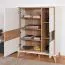 Vitrine Tuanai 03, Farbe: Eiche / Weiß Hochglanz - 121 x 95 x 40 cm (H x B x T)