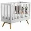 Babybett / Gitterbett Skady 01, Farbe: Weiß / Eiche - Liegefläche: 60 x 120 cm (B x L)