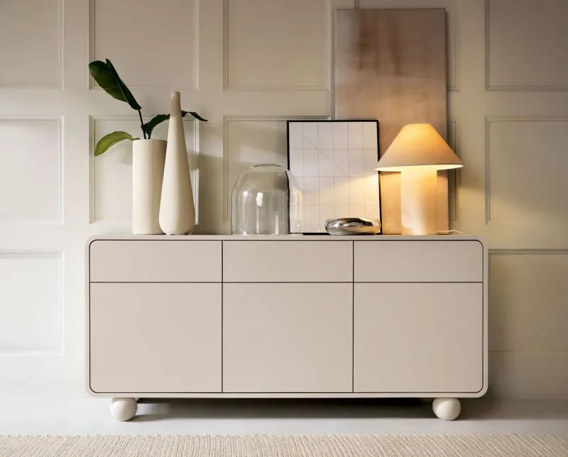 Sideboard / Kommode Denali 03 | Farbe: Kaschmir | Maße: 160 x 39 x 75 | 3 Türen |3 Fächer | 3 Schubladen | ABS-Schutzkanten | Push-to-open