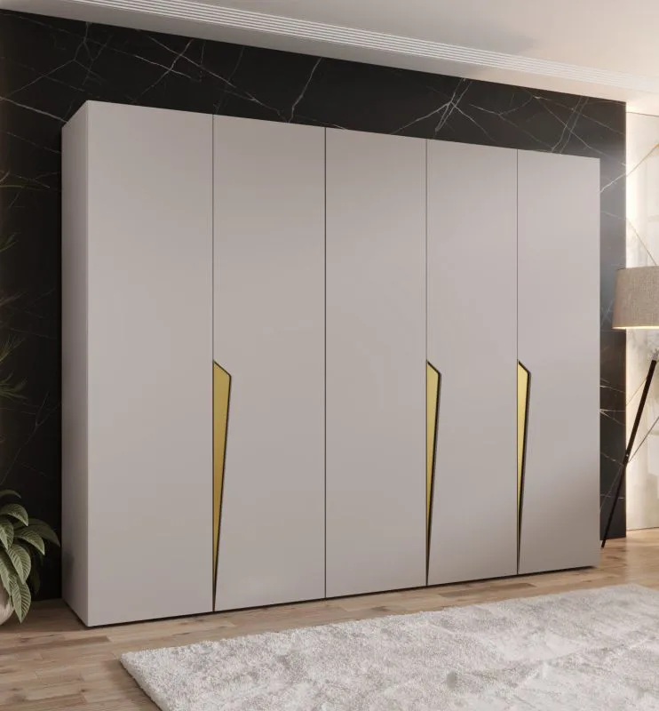 Kleiderschrank | Farbe: Kaschmir | 5-Türig | 3 Fächer | Griffe: Gold | 3 Kleiderstangen| Soft-Close-Funktion | Maße: 250 x 52 x 202 cm | ABS-Kanten