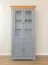 Breite Vitrine Gimone 02, aus finnischer Kiefer, Grau, eine Schublade, Maße: 200 x 95 x 41 cm, zwei Glastüren, fünf Fächer, Soft-Close-Funktion