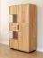 Vitrine Rania 03 mit 2 Türen, 7 Einlegeböden, 10 Fächer, 147 x 83 x 39 cm, Soft-Close-System, inkl. LED-Beleuchtung, in Eiche Natur, geöltes Massivholz