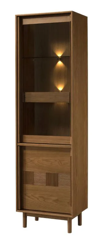 Vitrine mit Türanschlag rechts | 58 x 43 x 204 cm | Eiche Karamell | inkl. LED-Beleuchtung | Glasschrank | 1 Schublade | 2 Türen | 5 Fächer | gehärtetes Glas Antisol braun | Inginele 06