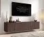 TV-Unterschrank | Farbe: Walnuss Lincoln | 3 Kipptüren | 3 Fächer | Push-to-open Funktion | Maße: 200 x 40 x 54 cm | auf Beinen oder hängend montierbar