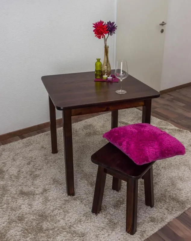 Tisch 75x75 cm Kiefer massiv, Farbe: Nuss Abbildung