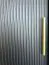 Eleganter Kleiderschrank mit fünf Fächern Balmenhorn 27, Farbe: Schwarz matt / Weiß matt - Abmessungen: 200 x 100 x 62 cm (H x B x T)