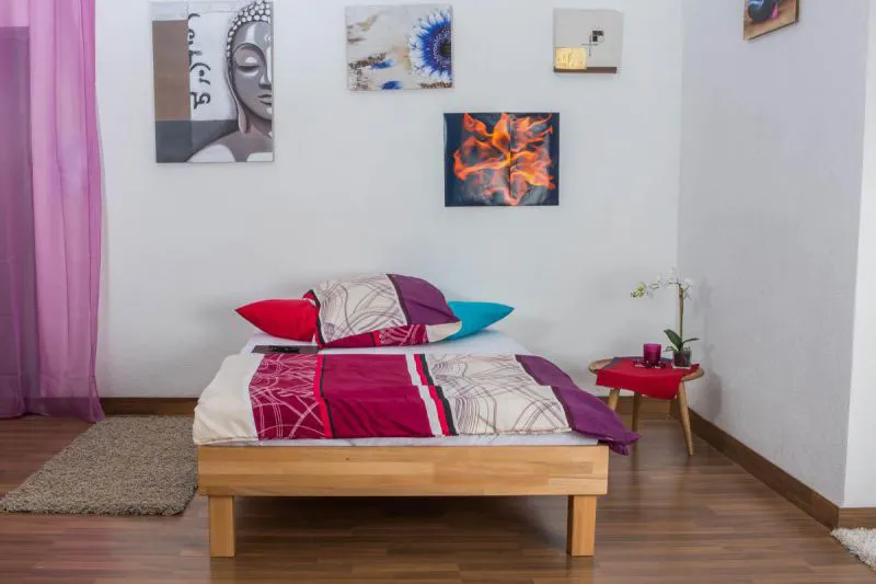 Bett 120 x 200 cm Kernbuche massiv geölt Abbildung